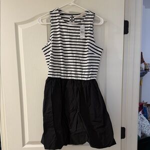 Loft bubble hem NWT Medium dress striped
